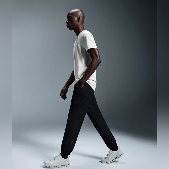 NWT ON CLOUD - Focus Pants size L - Picture 1 of 8
